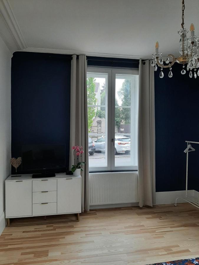La chambre de maître du boulevard Thiers, entrée et terrasse privatives Remiremont Extérieur photo