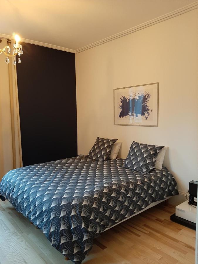 La chambre de maître du boulevard Thiers, entrée et terrasse privatives Remiremont Extérieur photo